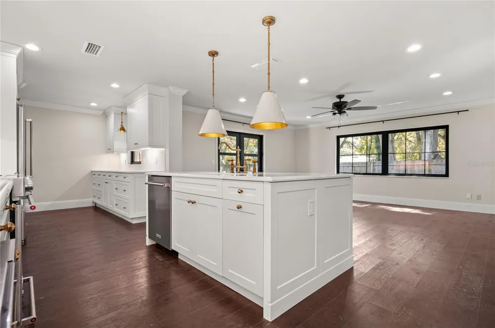 648 FITZWALTER DRIVE Winter Park, FL 32792