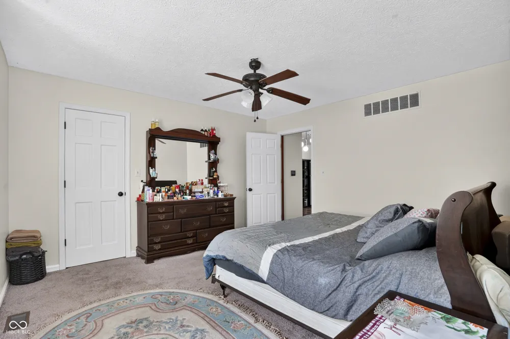 602 S 840 E Zionsville, IN 46077
