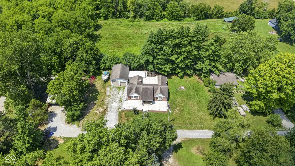 602 S 840 E Zionsville, IN 46077