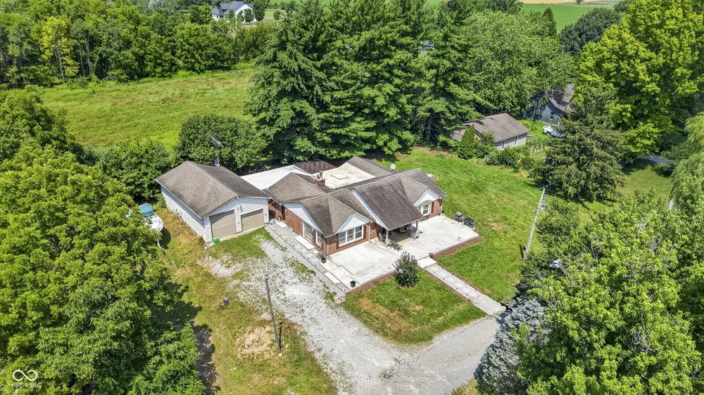 602 S 840 E Zionsville, IN 46077