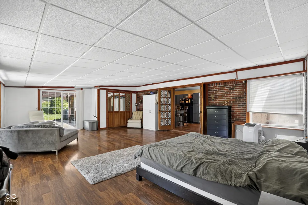 602 S 840 E Zionsville, IN 46077