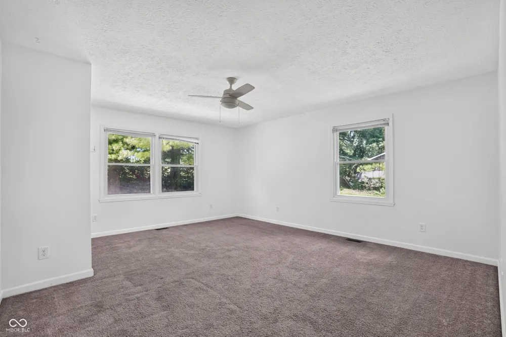 602 S 840 E Zionsville, IN 46077