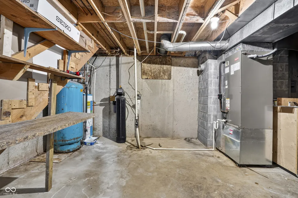 602 S 840 E Zionsville, IN 46077