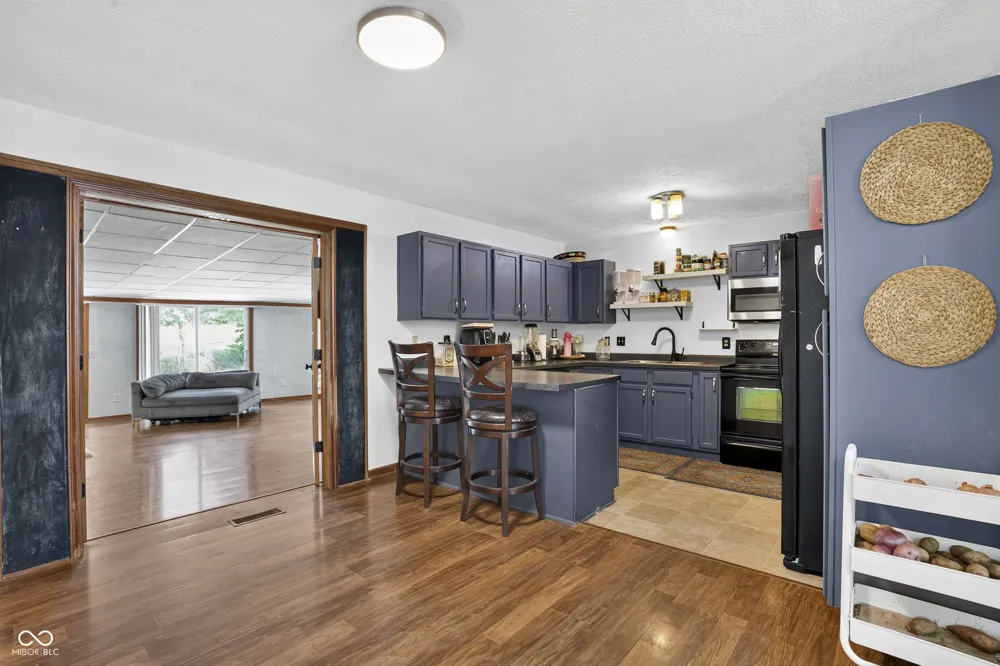 602 S 840 E Zionsville, IN 46077