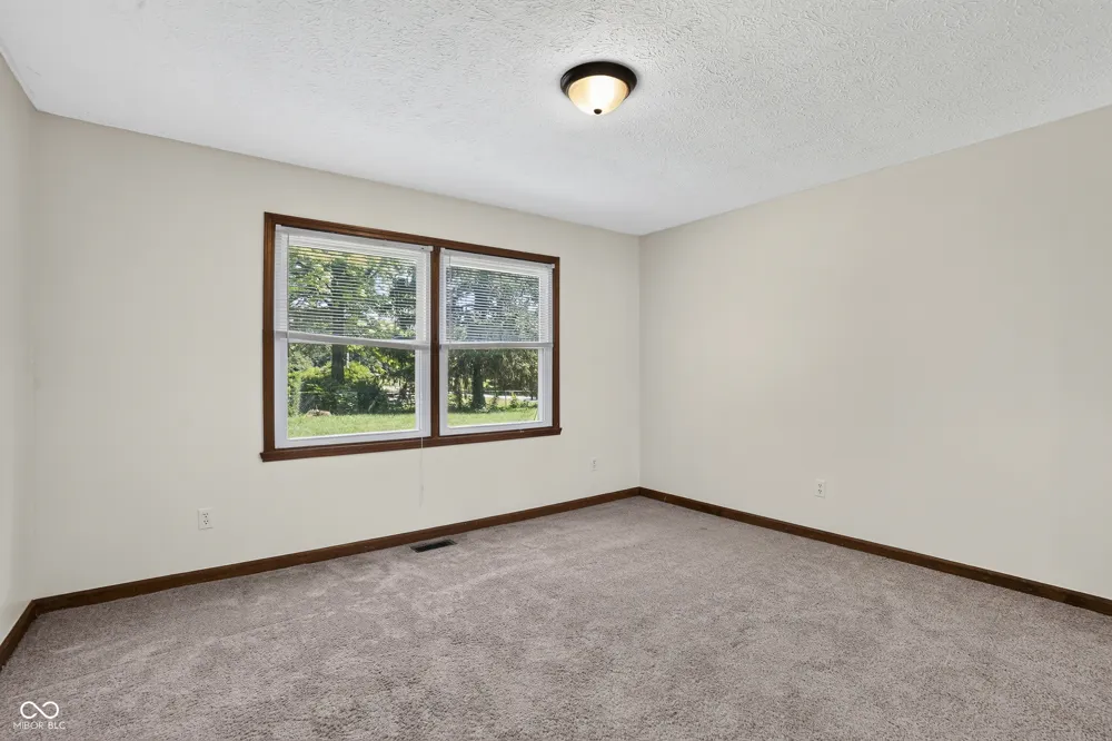 602 S 840 E Zionsville, IN 46077