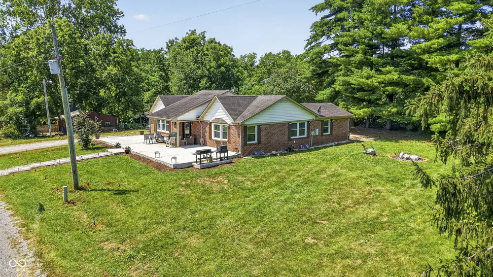 602 S 840 E Zionsville, IN 46077