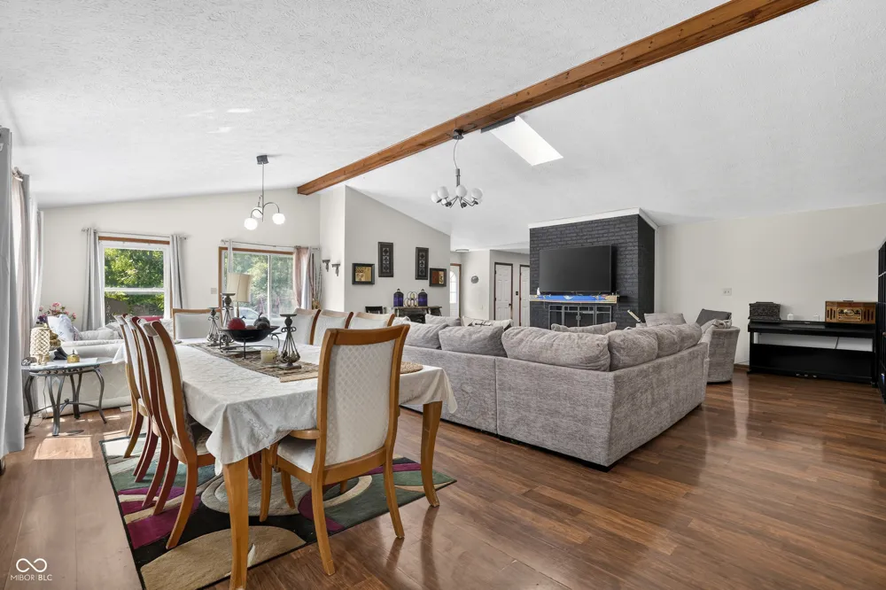 602 S 840 E Zionsville, IN 46077