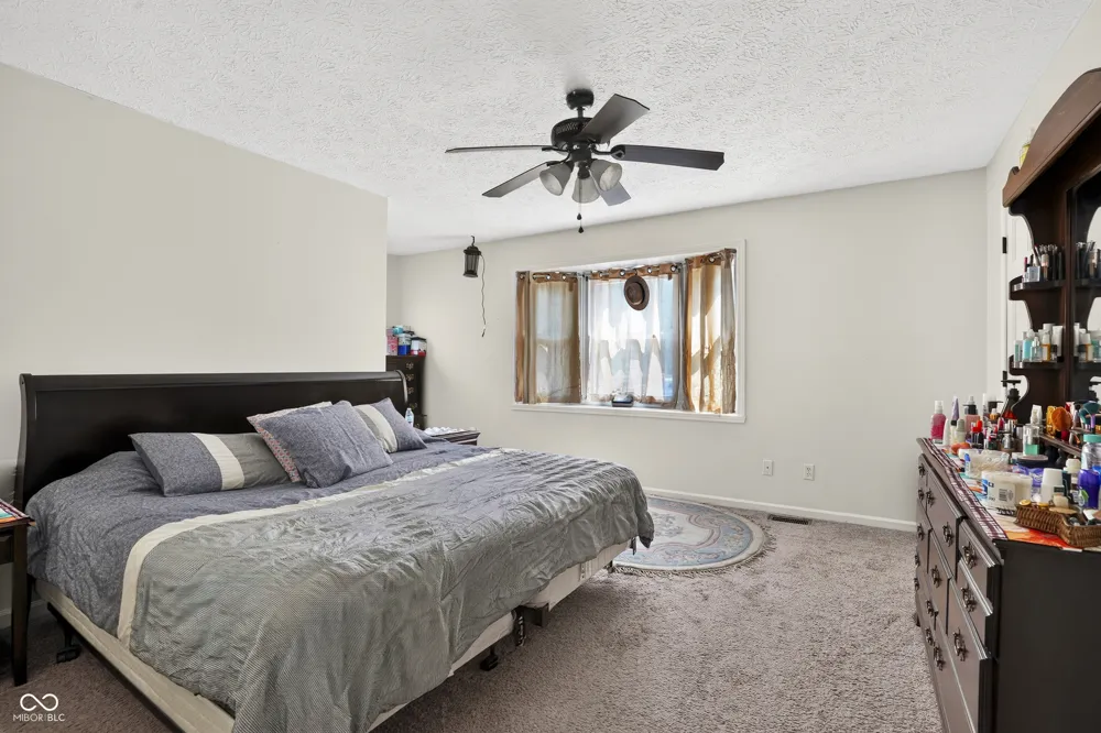 602 S 840 E Zionsville, IN 46077