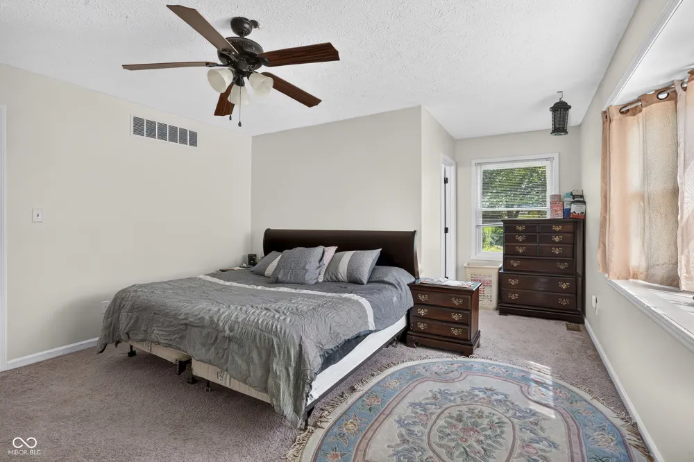 602 S 840 E Zionsville, IN 46077