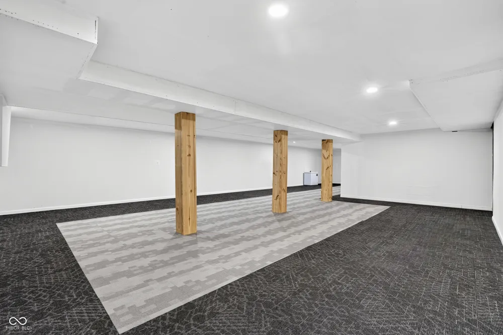 602 S 840 E Zionsville, IN 46077