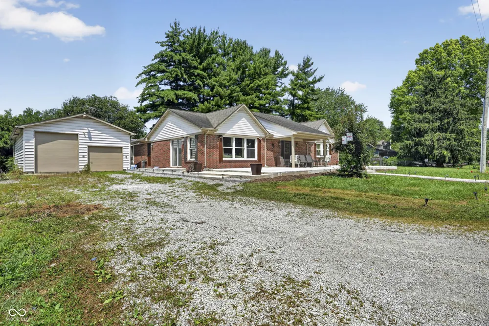 602 S 840 E Zionsville, IN 46077