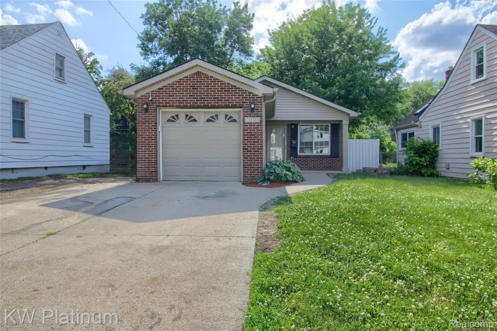 4452 Croissant Street Dearborn Heights City, MI 48125