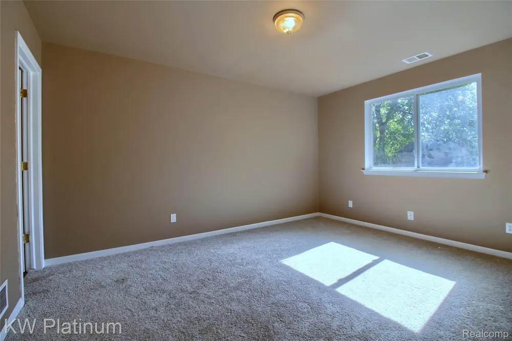 4452 Croissant Street Dearborn Heights City, MI 48125