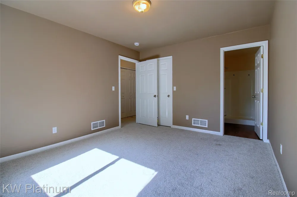 4452 Croissant Street Dearborn Heights City, MI 48125