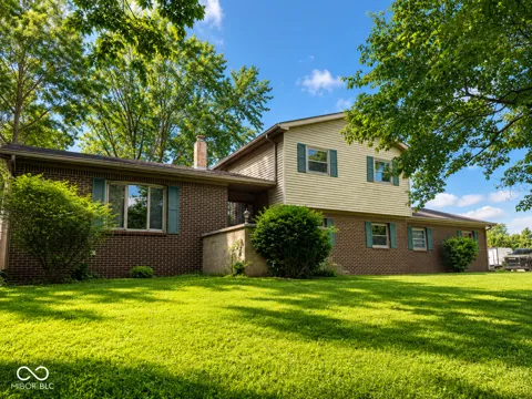 1185 W Country Club Road