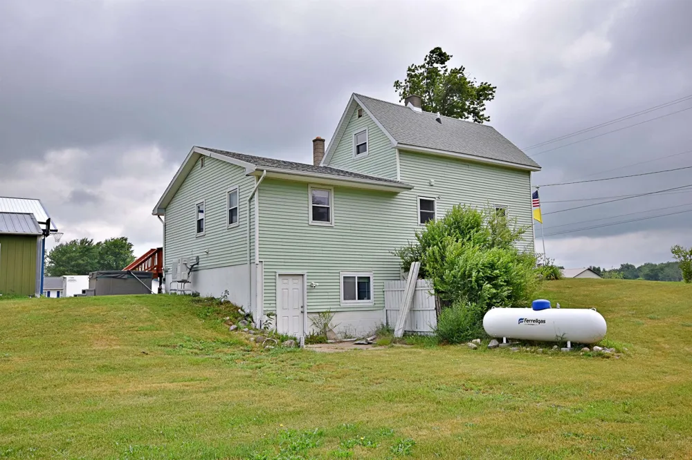 8600 S Lucas Road Richland Township, MI 49657