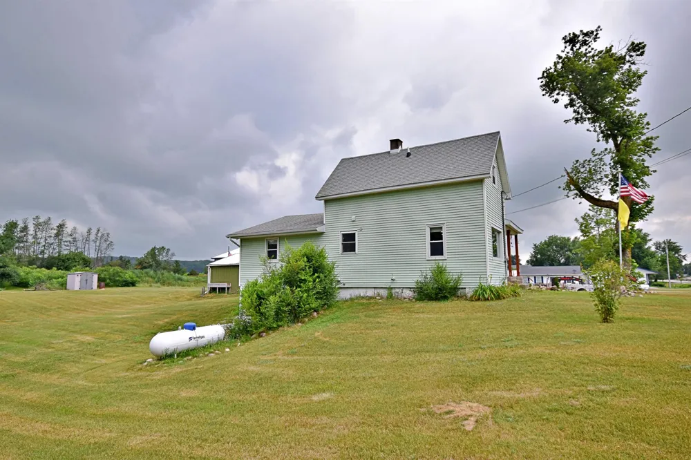 8600 S Lucas Road Richland Township, MI 49657