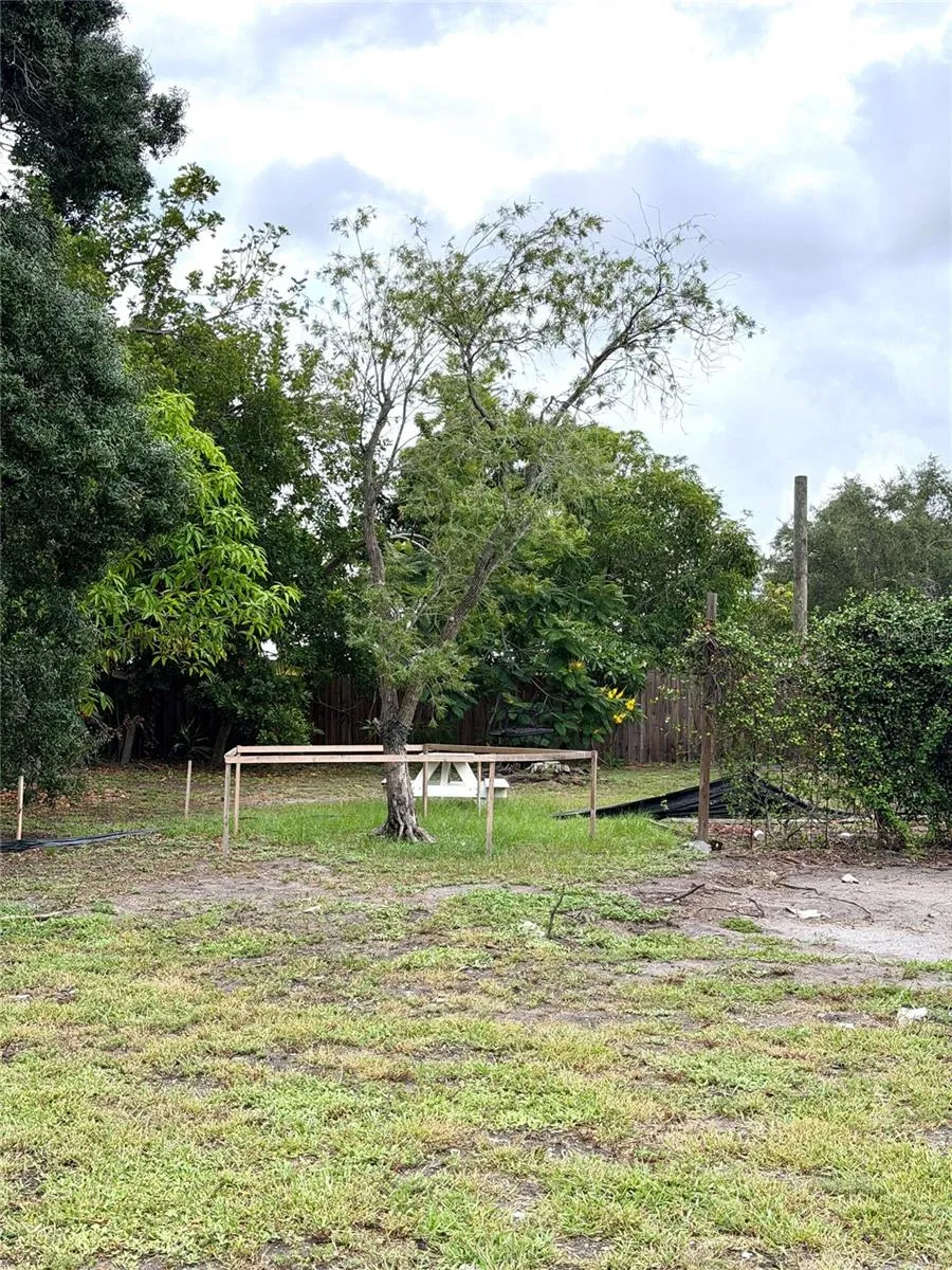 2101 ROSE STREET Sarasota, FL 34239