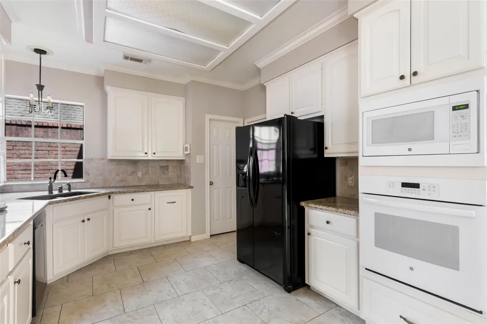 4439 Bellington Court Kingwood, TX 77345