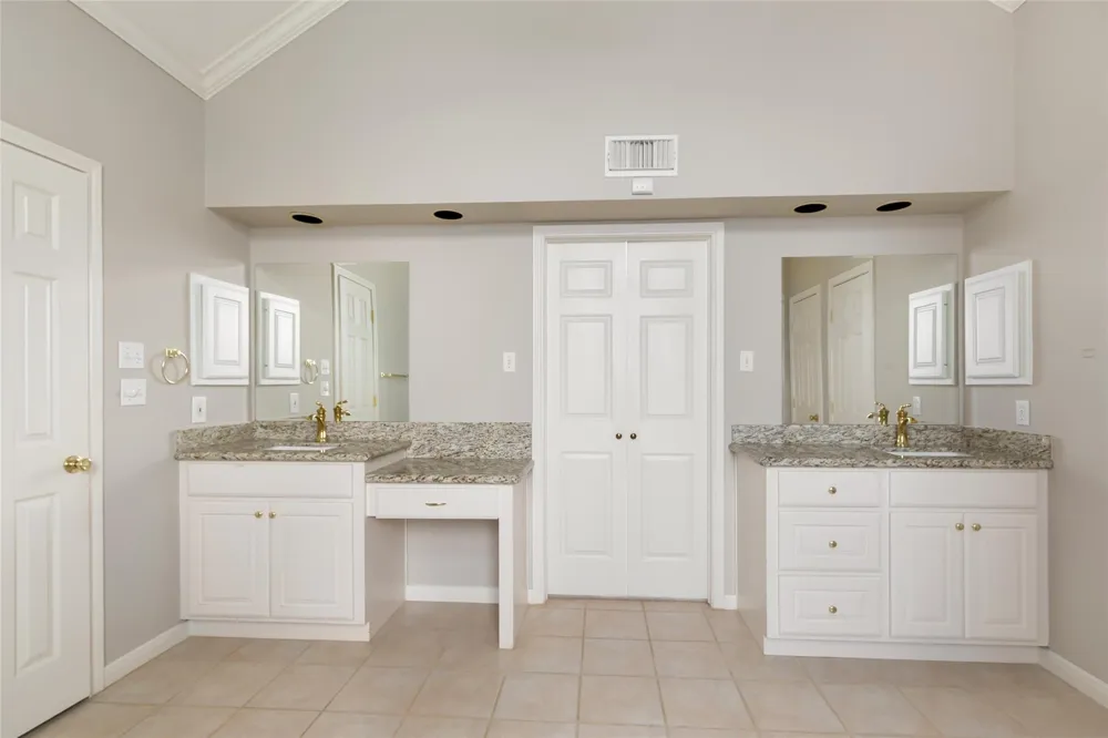 4439 Bellington Court Kingwood, TX 77345