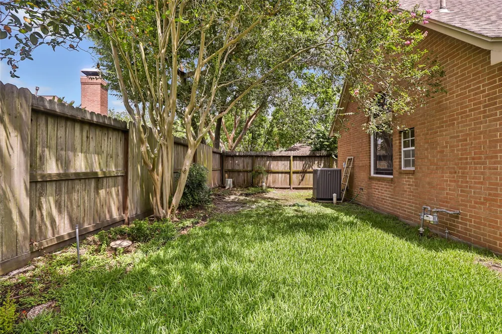 4439 Bellington Court Kingwood, TX 77345