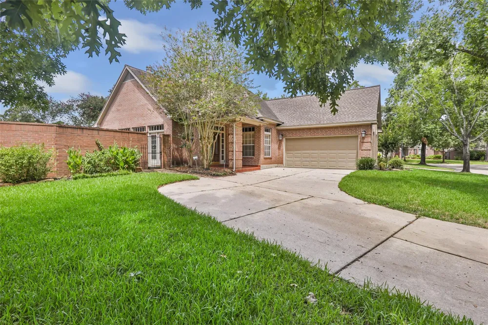 4439 Bellington Court Kingwood, TX 77345