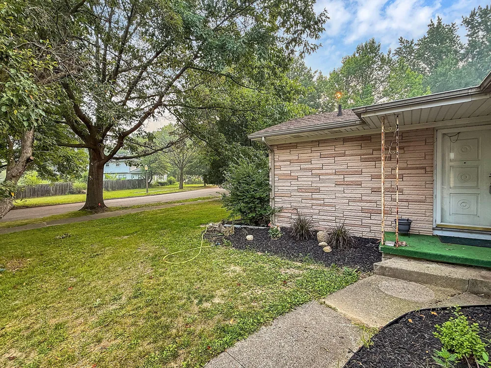 3417 Ginger Snap Lane Lansing City, MI 48911