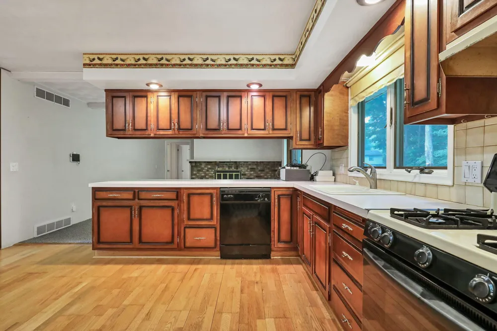 3417 Ginger Snap Lane Lansing City, MI 48911