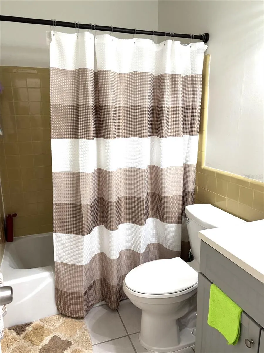 2115 9TH AVENUE W #6B Bradenton, FL 34205