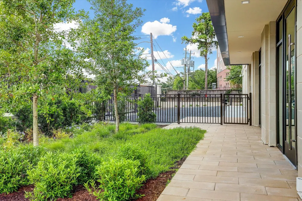 6017 Memorial Drive #406 Houston, TX 77007