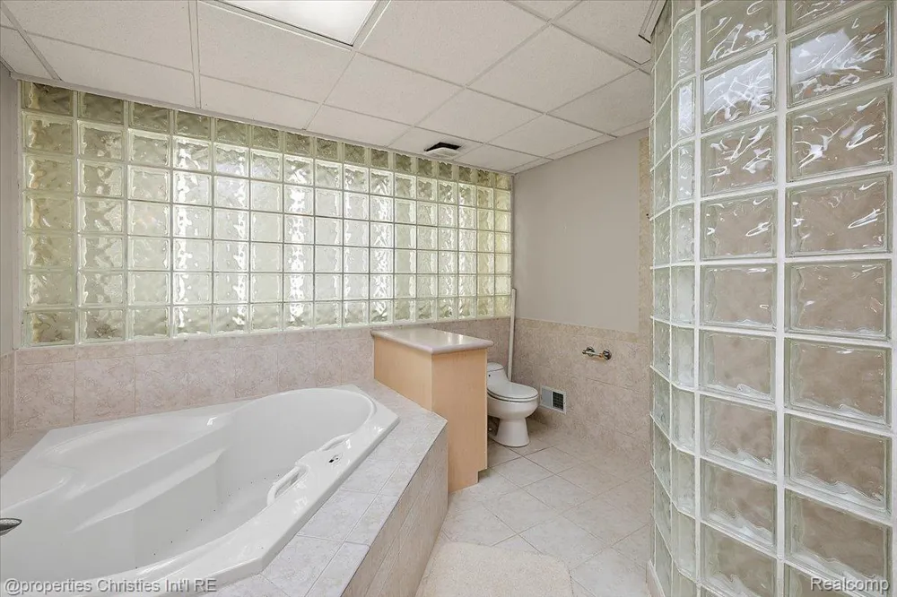 1315 Maryland Highland Charter Township, MI 48380