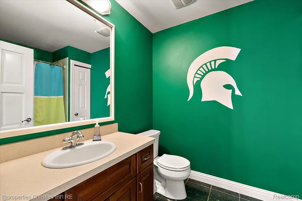 1315 Maryland Highland Charter Township, MI 48380