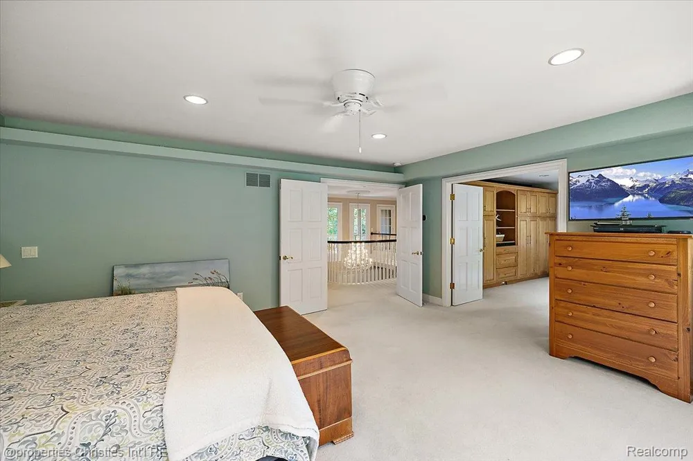 1315 Maryland Highland Charter Township, MI 48380