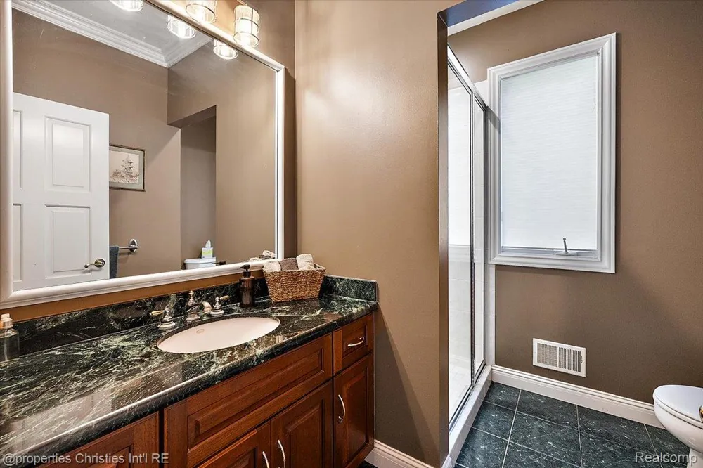 1315 Maryland Highland Charter Township, MI 48380