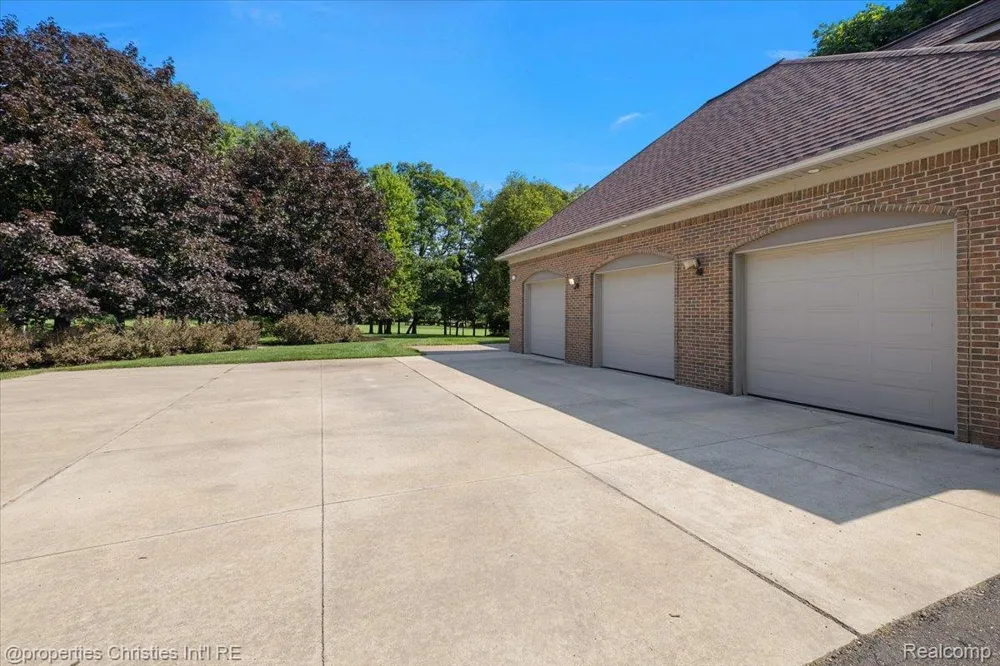1315 Maryland Highland Charter Township, MI 48380