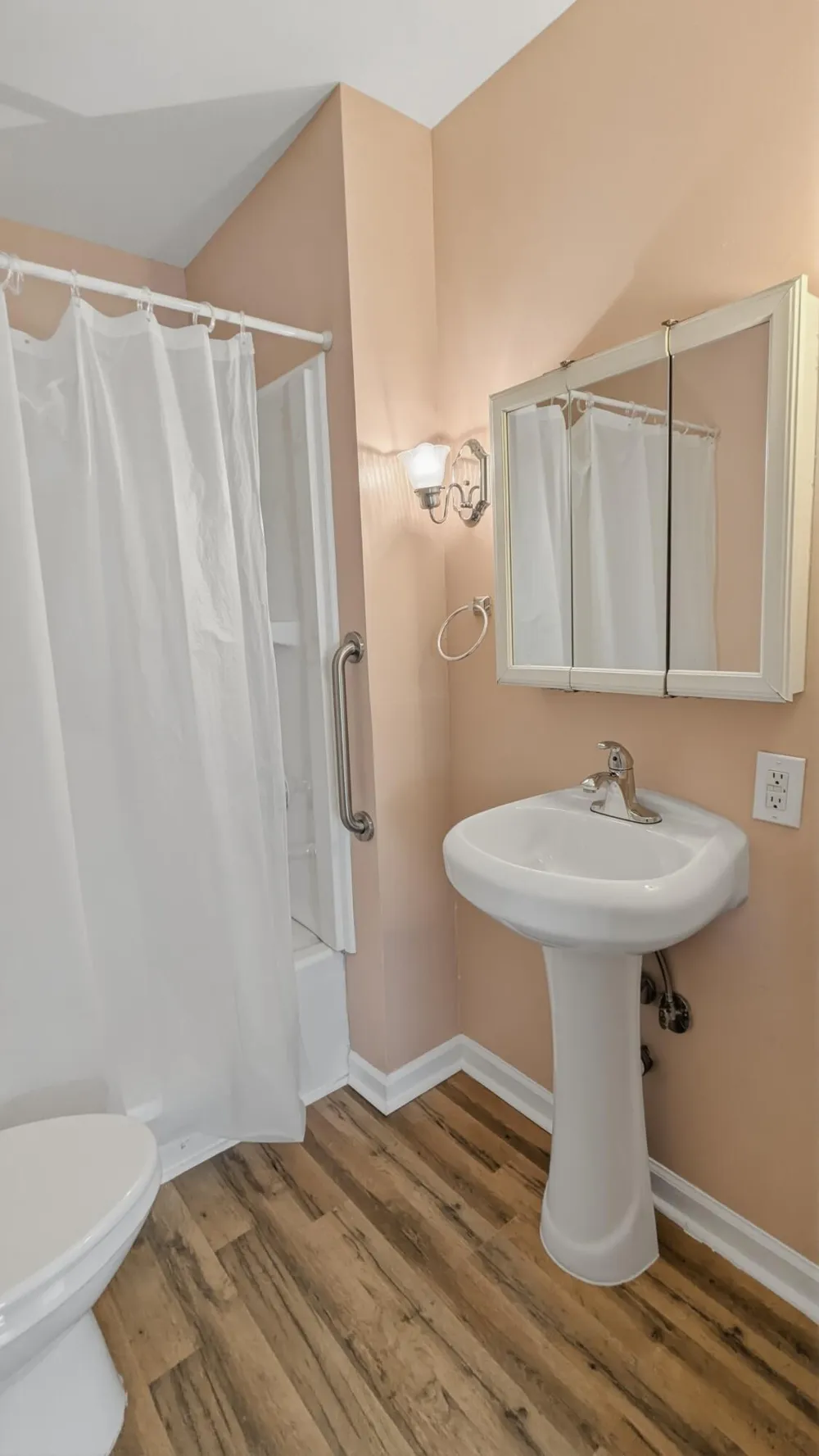 35553 Booth Westland, MI 48186