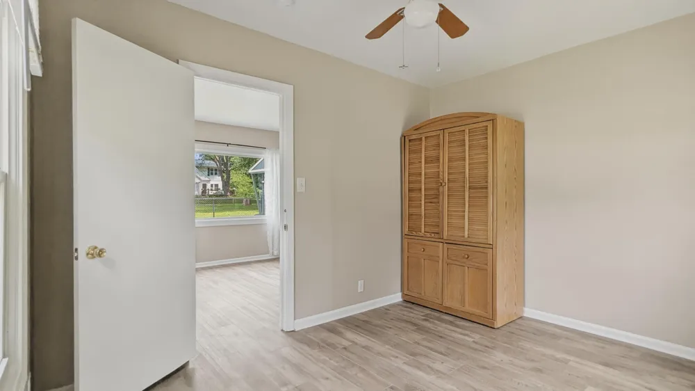 35553 Booth Westland, MI 48186