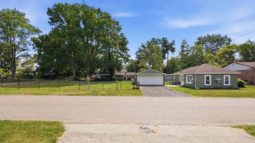 35553 Booth Westland, MI 48186
