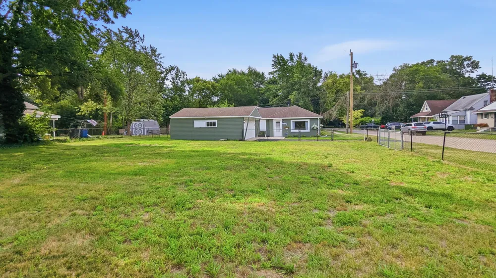 35553 Booth Westland, MI 48186