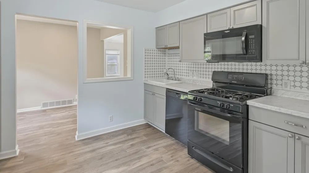 35553 Booth Westland, MI 48186