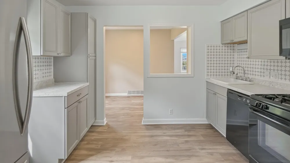 35553 Booth Westland, MI 48186