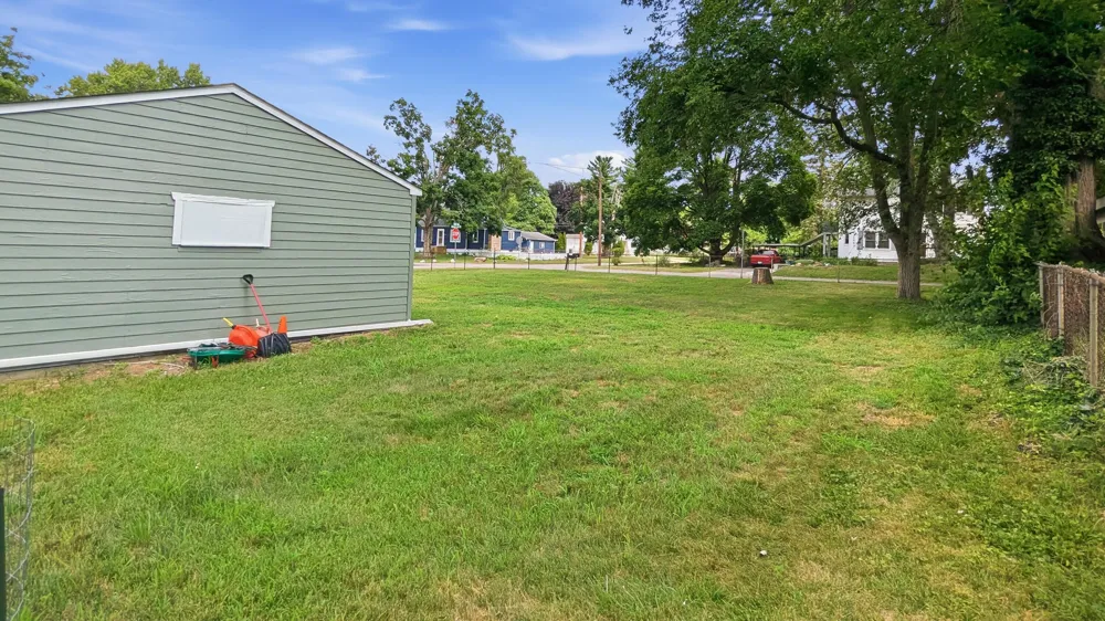 35553 Booth Westland, MI 48186