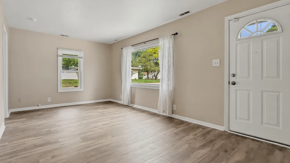 35553 Booth Westland, MI 48186