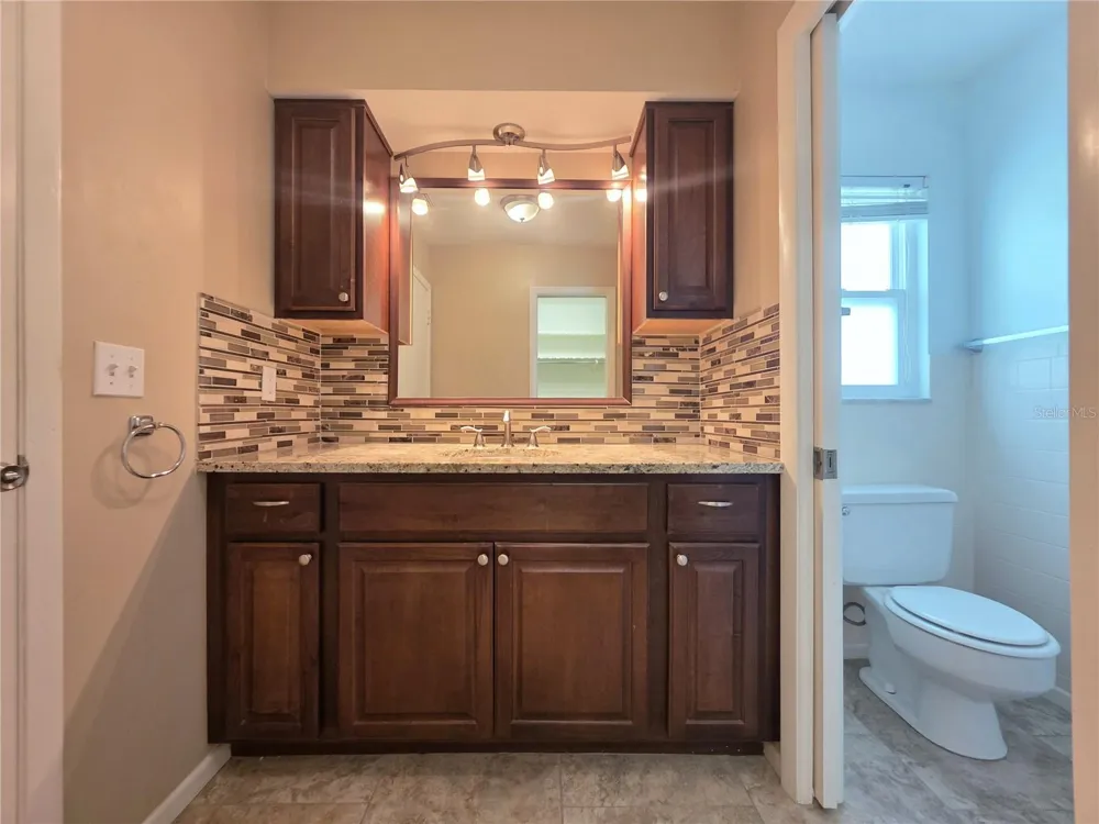 352 PINE TREE ROAD Venice, FL 34293