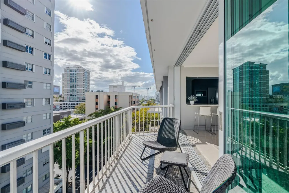 77 KINGS COURT #802 San Juan, PR 00911