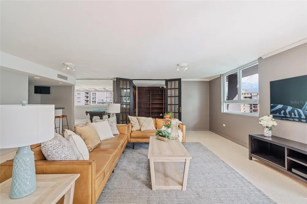 77 KINGS COURT #802 San Juan, PR 00911