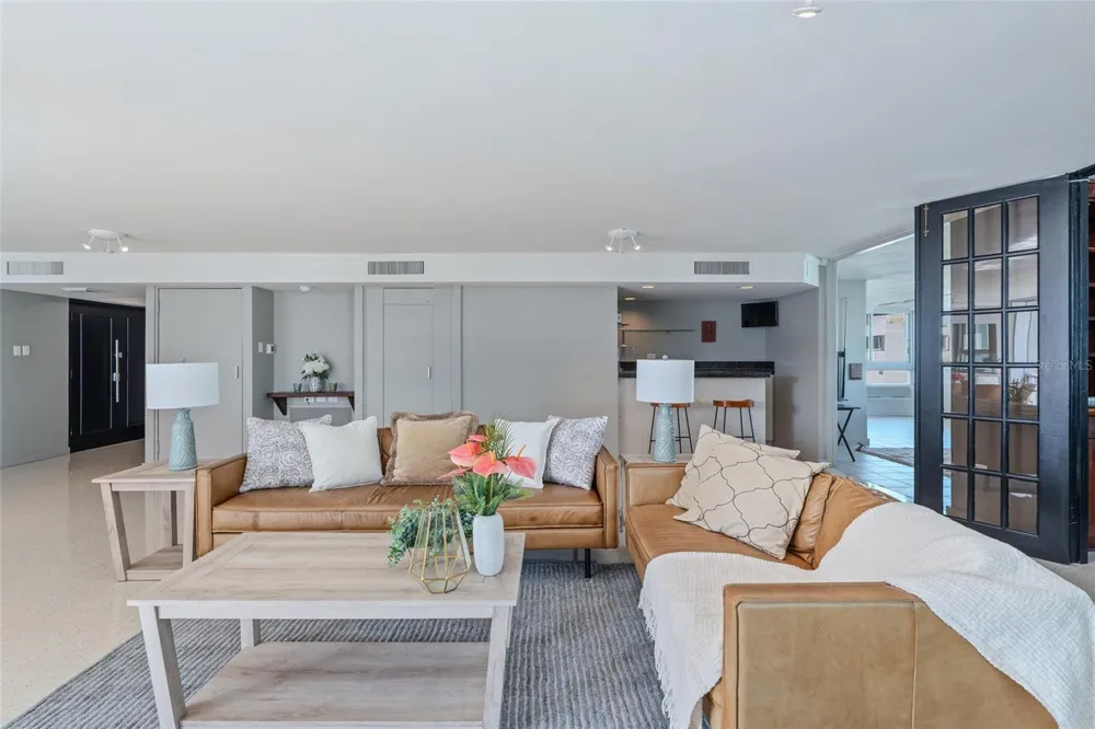 77 KINGS COURT #802 San Juan, PR 00911