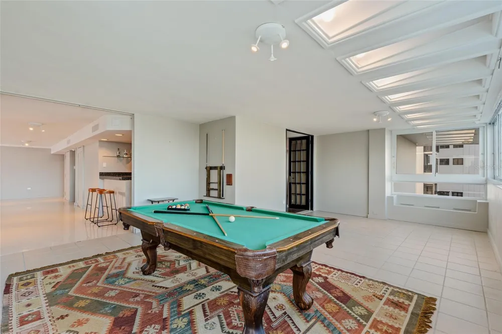 77 KINGS COURT #802 San Juan, PR 00911