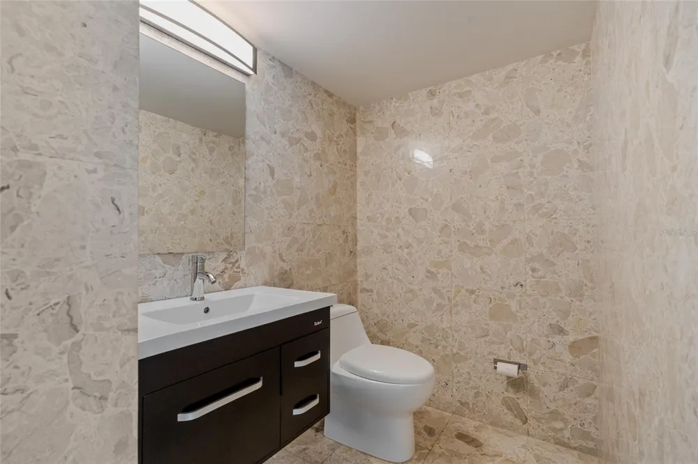 77 KINGS COURT #802 San Juan, PR 00911