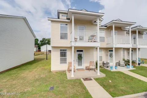 1131 Century Oaks Drive